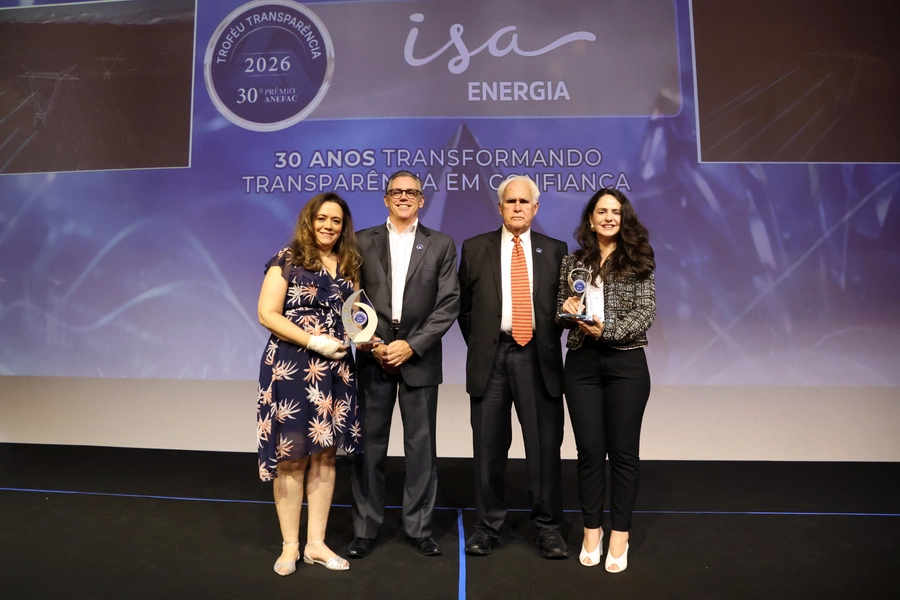 Representantes da ISA ENERGIA BRASIL recebem o Troféu Transparência 2026, em cerimônia realizada em São Paulo (Foto: Divulgação/ANEFAC)